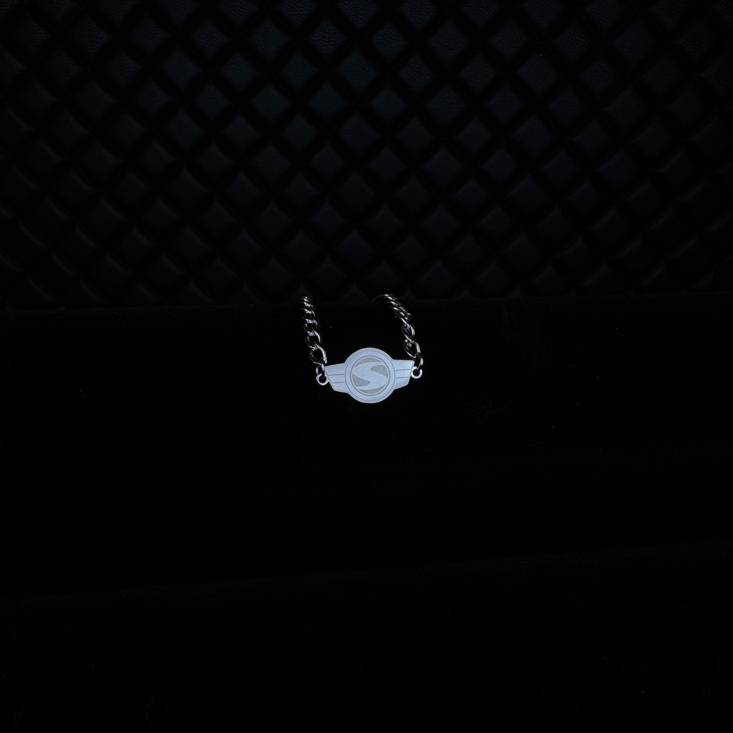 Simson necklace